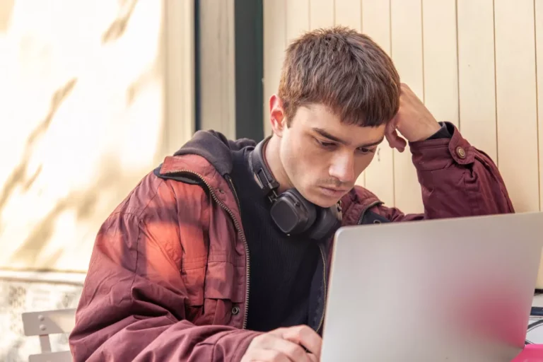 Teens Turn to AI Friends: Experts Warn of Emotional Fallout