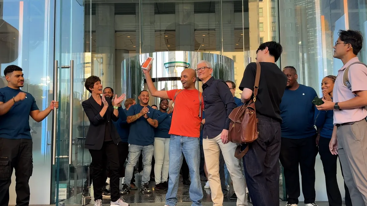 First Week of iPhone 17: Real Launch Experience