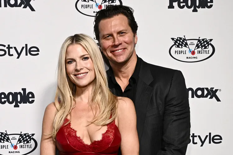 Ali Larter and Hayes MacArthur